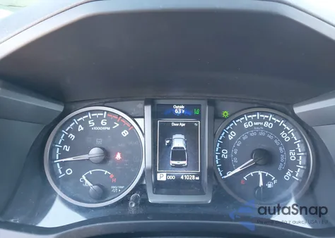 2021 Toyota Tacoma Trd Off-Road z USA, uszkodzony, nr VIN 3TMCZ5AN8MM449049